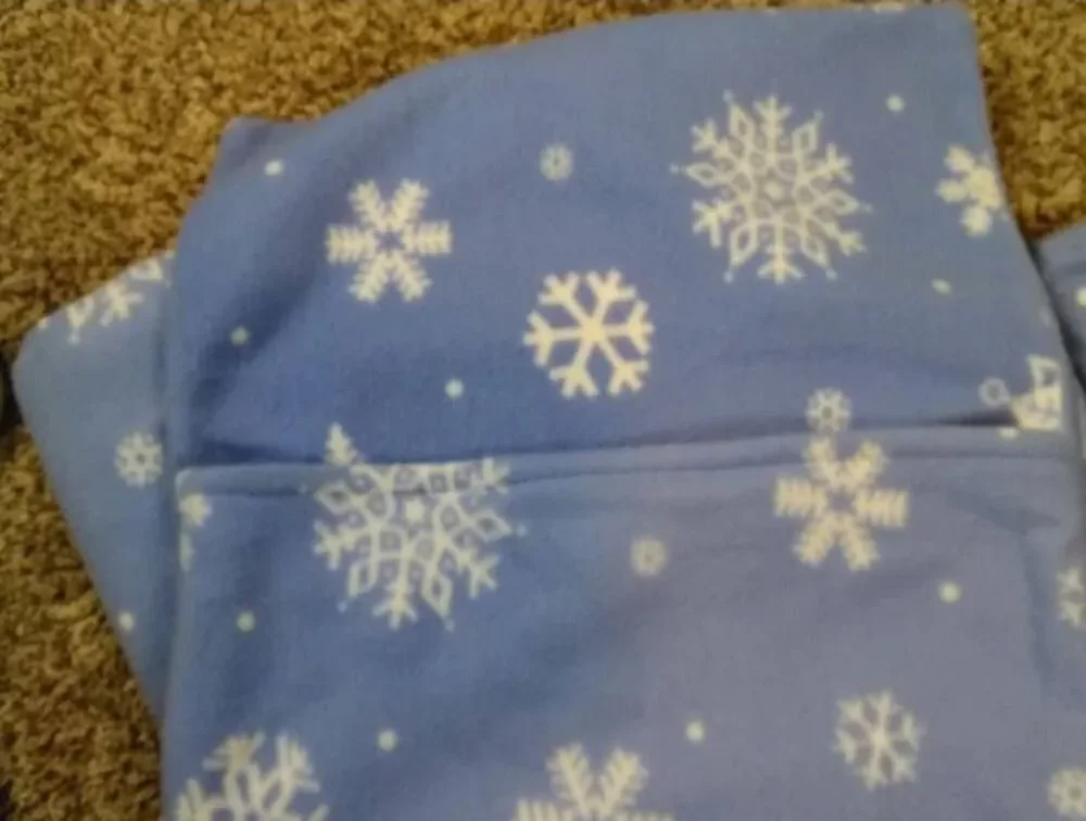 Collections Etc. Blanket and Pillowcase Set Queen